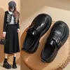 Mocassins Femininos Deslumbrantemente Bonitos 2026 Verão Novos Sapatos com Solado Grosso para Aumentar a Altura para Combinar com Saias, Sapatilhas Mary Jane da Moda