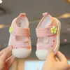 Sandálias Florais de Bolinhas da Moda de Verão 2026 para Meninas, Tênis Respiráveis de Malha Estilo Princesa Coreana para Crianças