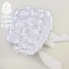Buquê de Casamento com Botões de Rosa, Flores de Pérola Falsa e Enfeites de Diamante, Flores Feitas à Mão, Presente de Casamento para a Madrinha da Noiva