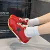 Patche de Pentagrama Sapatos Estilo Alemão Femininos 2026 Novos Retro Casuais Tênis de Corrida com Cadarço Baixo Respirável Sapatos Forrest Gump