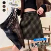 Falda Corta de Lana a Cuadros Estilo Coreano para Mujer Falda Corta Mujer Otoño Invierno Nueva Cintura Alta Adelgazante Falda de Línea A que se Ajusta a la Cadera Falda Corta