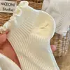 Meias Femininas de Verão Finas em Renda com Bordas Franzidas, Antibacterianas e Resistentes a Odores, Respiráveis e Absorventes de Suor, Meias de Cano Médio