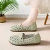 Zapatos de mujer retro de suela blanda, nuevo modelo de verano 2026, transpirables con diseño calado, planos, de punta redonda, cómodos, para mujer