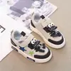 Zapatos de Niña 2025 Nuevos Primavera Versátiles Zapatos de Lona para Niños Suela Blanda Zapatos Deportivos Casuales para Niñas Zapatos de Entrenamiento Alemán para Estudiantes