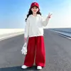 Conjunto de Moletom com Capuz Espesso e Pelúcia para Meninas Outono e Inverno Conjunto de Duas Peças Calça Larga Vermelha e Preta Para Crianças de Meia-Idade e Mais Velhas Estiloso Tendência
