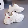 Bestseller Douyin Sapatos Femininos Sola Grossa Aumenta Altura Confortáveis Sapatos Pai Moda Versátil Para Ir ao Trabalho Casual Esportes Sapatos Brancos 8863