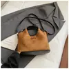 Moda Retrô Outono 2025 Nova Bolsa de Ombro Feminina Estilo Coreano Casual Bordado com Linha Bolsa de Mão Pequena Fragrância Bolsa Fosca