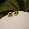 Pendientes de Plata de Ley S925 con Cierre de Hebilla Estilo Francés Retro, Brillantes con Diamantes Color Verde Oliva para Mujer, Pendientes de Lujo Ligero de Gama Alta con un Aspecto Versátil y Elegante
