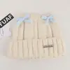 Gorro de alta qualidade coreano em mistura de lã com orelhas de gato e logo metálico, perfeito para outono e inverno, faz seu rosto parecer menor, caimento solto, adequado para cabeças maiores