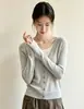 26 Cardigan de Tricô Color Block Retrô com Decote V Falso Duas Peças Solto Emagrecedor Suéter Fino com Temperamento Feminino Casaco Top