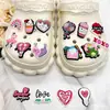 Nuevos Accesorios Decorativos de Hebilla para Zapatos de Goma Suave de PVC para el Día de San Valentín Zuecos Flor de Zapato Desmontable Hebilla de Zapato Decoración de Zapato DIY Ahora