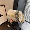 Bolso de cadena con textura de lujo ligero, patrón de lichi, correa ancha para el hombro para mujer, nuevo modelo de moda 2023, bandolera de hombro para el antebrazo para el trabajo