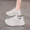 Zapatos de Padre de Suela Gruesa Grulla de Almohada Blanca para Mujer 2026 Verano Nuevo Estilo Celebridad de Internet Versátiles de Malla Transpirables Deportivos Casuales para Adultos