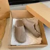 Zapatos Birkenstock de suela gruesa para mujer 2026 nuevo otoño e invierno sin cordones estilo perezoso Birkenstock de punta cerrada zapatillas de media caña zapatillas de algodón peludo para uso en exteriores