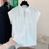 Foto Real de Camisa Blanca Fruncida Estilo Francés para Mujer, Manga Corta, Nuevo Verano 2026, Corte Holgado, Rejuvenecedora, Top con Mangas Ligeramente Volantes