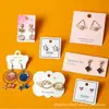 Etiquetas Colgantes Personalizadas, Tarjetas para Joyería, Aretes, Pinzas para el Cabello, Collares, Empaques con Etiquetas y Producción de Tarjetas de Papel con Soporte para Impresión de Logos