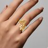 Anillo abierto de acero de titanio con estilo transfronterizo de Europa y Estados Unidos con diseño de hoja hueca y flor, anillo de nicho superior que combina con todo, joyería de mano