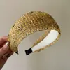 Exquisita y Elegante Diadema Tejida Amarilla Estilo Chanel, Lujo Ligero de Nicho, Accesorio para el Cabello Suave y de Alta Gama para Mujeres