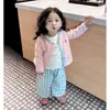 Conjunto coreano de tres piezas para niña 2026 primavera/otoño nuevo y elegante: suéter top y pantalones de cuadros