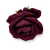 Cabezas de flores de rosa de terciopelo con pétalos en capas, textura realista, disponibles en múltiples colores, adecuadas para decoraciones de bodas, ramos DIY y decoración del hogar.