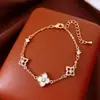 Pulsera Abierta de Letra Electrochapada en Oro Real de 14K con Circonita, Moderna y Versátil, Pulsera de Gama Alta con Estilo Retro para Mujer