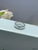 Anel Flor de Girassol Kaleidoscópio de Trevo de Quatro Folhas de Luxo para Mulheres, Anel Assinatura Espesso Banhado a Ouro Rosa 18K, Finamente Trabalhado com Design Incrustado à Mão