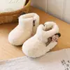 Botas de Niña con Peluche y Flores Dulces Estilo Nuevo de Invierno para Niños de 1-3 Años Zapatos de Algodón con Felpa Suela Suave Antideslizantes Botas de Algodón para Bebés