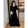 Novo Vestido Elegante Estilo Transfronteiriço com Botão Preto de Manga Longa para Mulheres no Outono e Inverno, Emagrecedor e Valoriza a Silhueta Vestido Longo Linha A