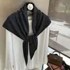 2025 Nuevo Otoño e Invierno Estilo Coreano Bufanda Triangular de Jacquard Tejida Chal en Capas Bufanda Pequeña Versátil Bufanda Cálida de Múltiples Usos