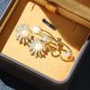 Broche de Crisantemo Silvestre de Perla Natural de Agua Dulce Elegante de Lujo Ligero de Alta Calidad Chapado en Oro con Zirconia Pin de Lazo de Flor Corsage para Mujer