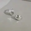 Hebilla de Pendiente de Perla Chapada en Cobre y Plata Simple para Mujer Joyería Versátil Simple Pendientes Diseño de Nicho Coreano Sensación de Alta Gama Tachuelas