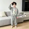 Nuevo conjunto elegante para niños 2026 moda primavera y otoño conjunto de sudadera para niños, lindo conjunto de dos piezas para niños pequeños para niños a principios de otoño