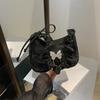 Bolso nube de hombro plisado popular de este año para mujer 2024 nueva versión coreana bandolera de axila combinable con todo bandolera de hombro de mariposa