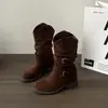 Fivela de cinto vintage desgastada, botas empilhadas para mulheres, novas botas de trabalho de salto grosso de cano médio para o outono de 2026, botas versáteis e da moda estilo europeu e americano