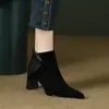 Botas Femininas de Cano Curto com Salto Bloco Apontado, Tendência Fosca, Temperamento Retrô, Novidade Outono/Inverno 2026