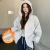 Moletom com capuz 133 para mulheres, novo estilo outono, peça externa versátil, corte solto e relaxado estilo coreano, cardigã forrado com fleece para outono e inverno