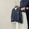 Sudadera Estilo Primavera y Otoño para Niños 2026 Nuevo Estilo Niño Rayas Estilo Coreano Falso Dos Piezas Camiseta Base para Niños Medianos y Mayores Top de Otoño