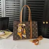Bolso de Mano de Lujo Ligero para Presbicia Bolso de Hombro para Mujer Nuevo 2025 Bolso Tote de Gran Capacidad para el Trabajo Bolso de Hombro de Gama Alta
