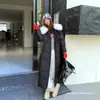 Chamarra de plumas para mujer estilo coreano con cuello grande de pelo y capucha, larga hasta la rodilla, entallada en la cintura, a prueba de frío, abrigo versátil para el commute