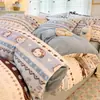 Conjunto de cama de quatro peças em veludo de leite espesso grau A, capa de edredom e lençol de cama de fleece de coral para inverno, design de desenho animado, adequado para dormitórios estudantis, conjunto de três peças