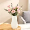 Bestseller transfronteiriço: Vaso de plástico com imitação de cerâmica branca, com abertura pequena estilo chinês e padrão vertical de losangos, oferecendo um toque de luxo para arranjos de flores