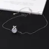 Colar Nalan em Prata S925 Borboleta com Calcedônia Branca Redonda e Diamantes, Colar Flor de Quatro Pétalas com Ágata Branca Y02552