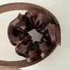 Goma de pelo scrunchie de terciopelo brillante versátil coreana para mujer, color sólido, elegante, para coleta baja