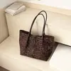 Bolso Casual Retro de un Hombro de Moda Otoño Nuevo Estilo Bolso de Moda 2026 Diseño de Nicho Personalidad Bolso Tote para Mujer