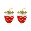 Pendientes de fresa con diamantes y gotas de aceite de aleación con diseño de moda europeo y americano, pendientes de frutas con hojas frescas y dulces para mujeres transfronterizas