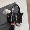 Bolsa de Design de Nicho para Mulheres 2025 Nova Moda Retro Bolsa Saco Estilo Western Lenço de Seda Decorativo Bolsa de Ombro Transversal