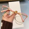 2026 Novos Óculos Planos Femininos com Formato Cat-Eye, Armações de Metal da Moda Levemente Luxuosas, Óculos Rosa Retrô Tendência Atacado