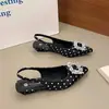 Nuevo modelo de verano deslumbrantes zapatos de pedrería 2026, adecuados para combinar con faldas, lunares, transfronterizos, punta fina, adelgazantes, elegantes, sandalias de punta cerrada