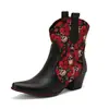 Botas de Couro Femininas Europeias e Americanas Outono e Inverno Tamanho 35-48, Botas Curtas de Salto Alto Bico Fino, Botas Femininas de Tamanho Extra Grande Transfronteiriças, Botas de Cano Baixo