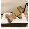 Nueva moda retro de otoño e invierno 2026: botas holgadas versátiles con punta puntiaguda, botas Martin sin cordones que estilizan y aumentan la altura, cómodas.